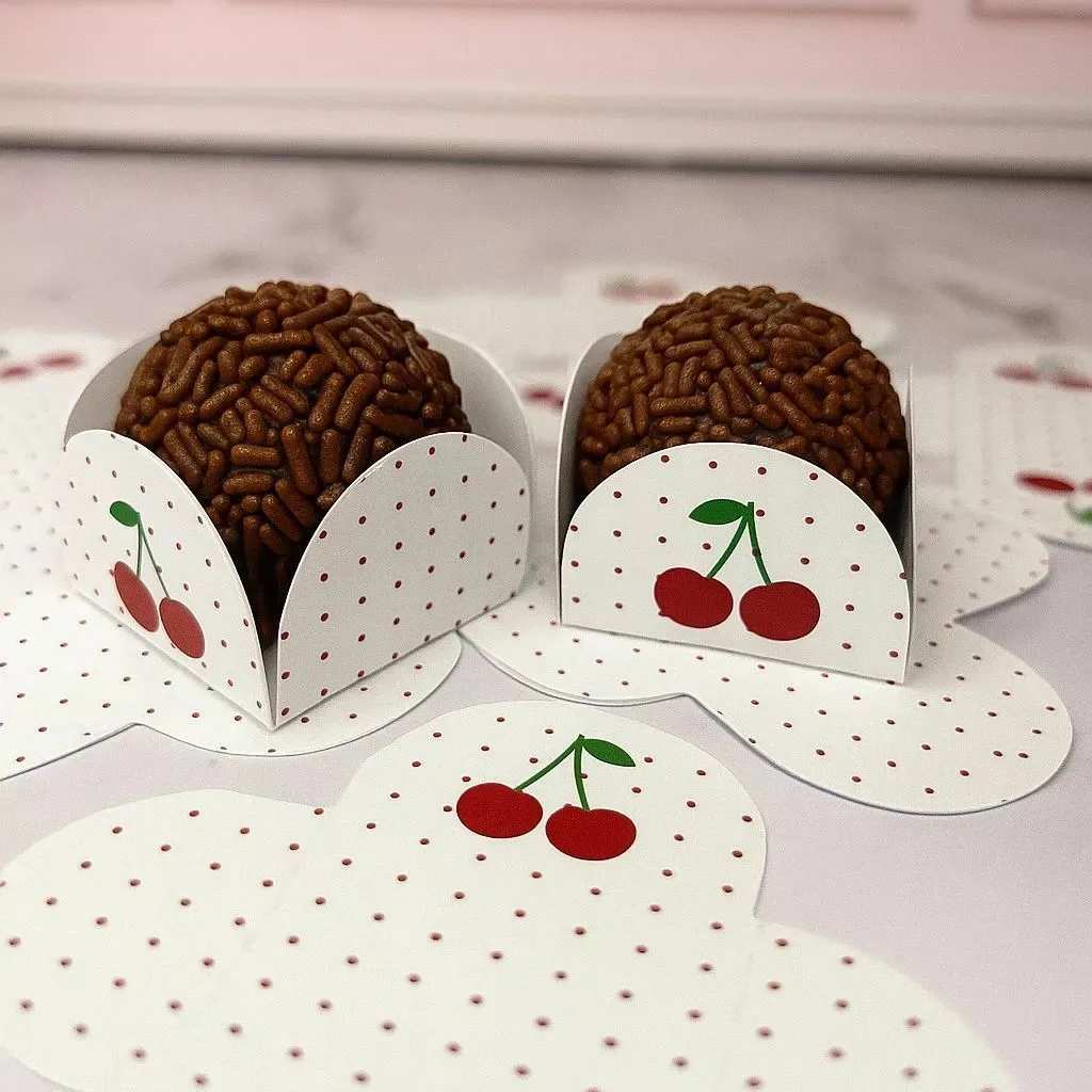 Caixinhas para doces com tema cereja